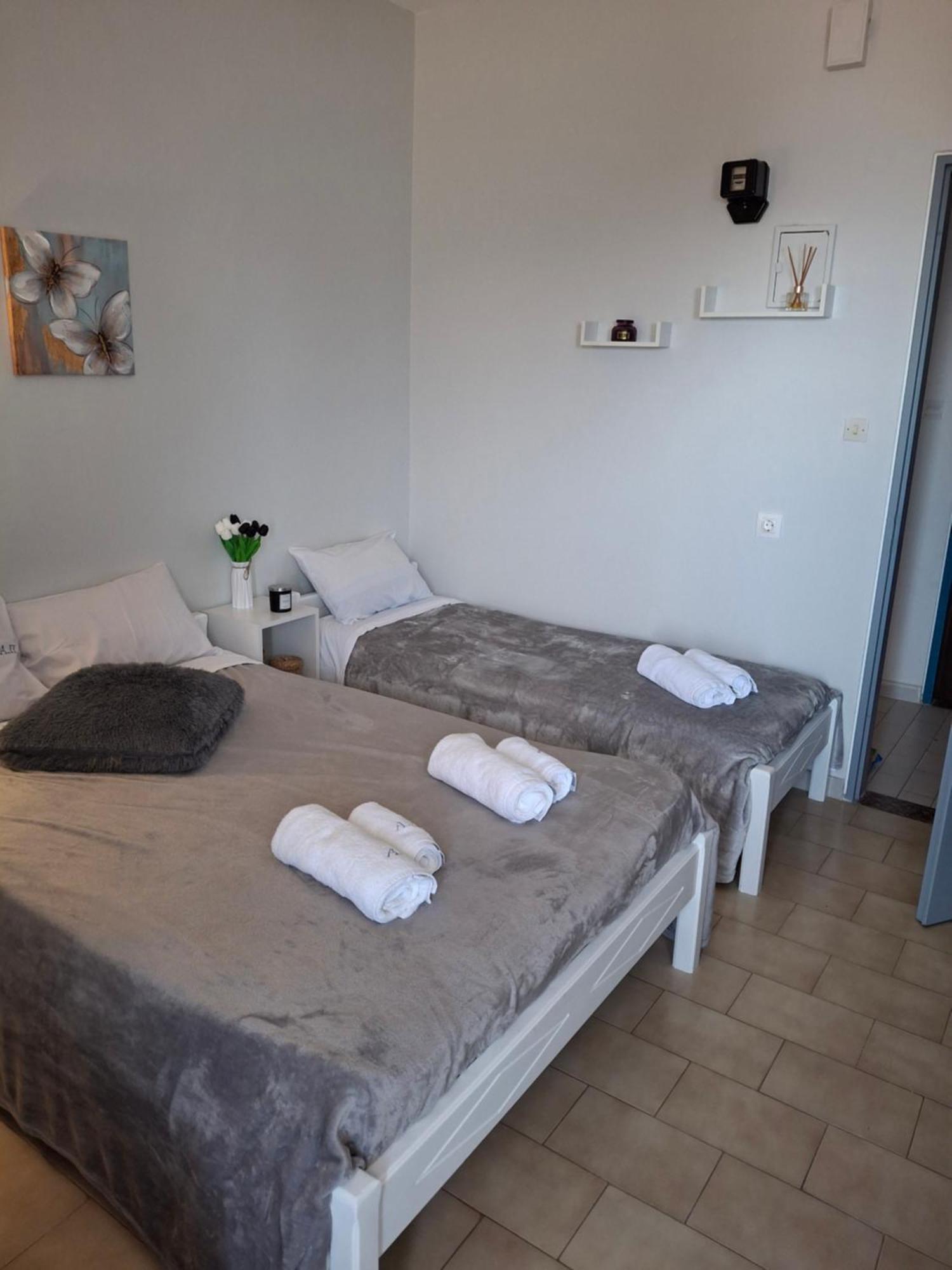 Alexandra Studios Néos Pírgos Exteriör bild